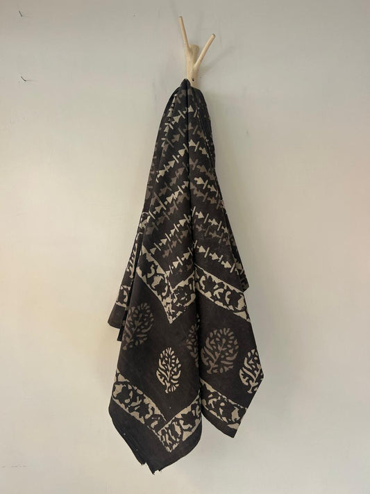 Cotton Throw In Chocolate Spade